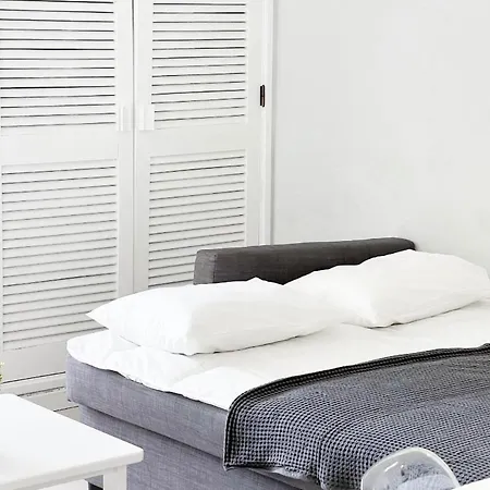 Sea View Apartment *